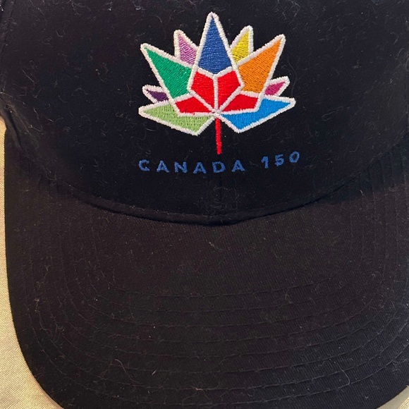 CANADA 150 BALLCAP, ADJUSTABLE SIZE, BLACK WITH MULTICOLOUR EMBROIDERY, COMMEMOR - Picture 2 of 4